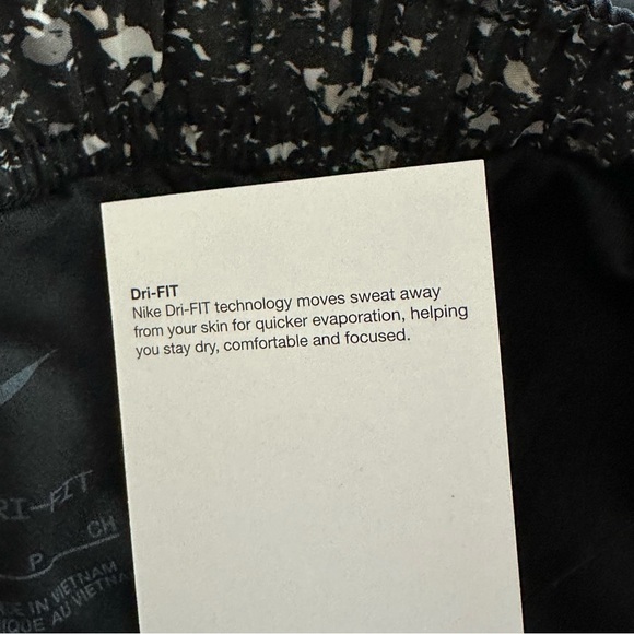 NWT Nike Black White Women’s Dri-FIT Elastic Waist Athletic Shorts Size S - Picture 7 of 9